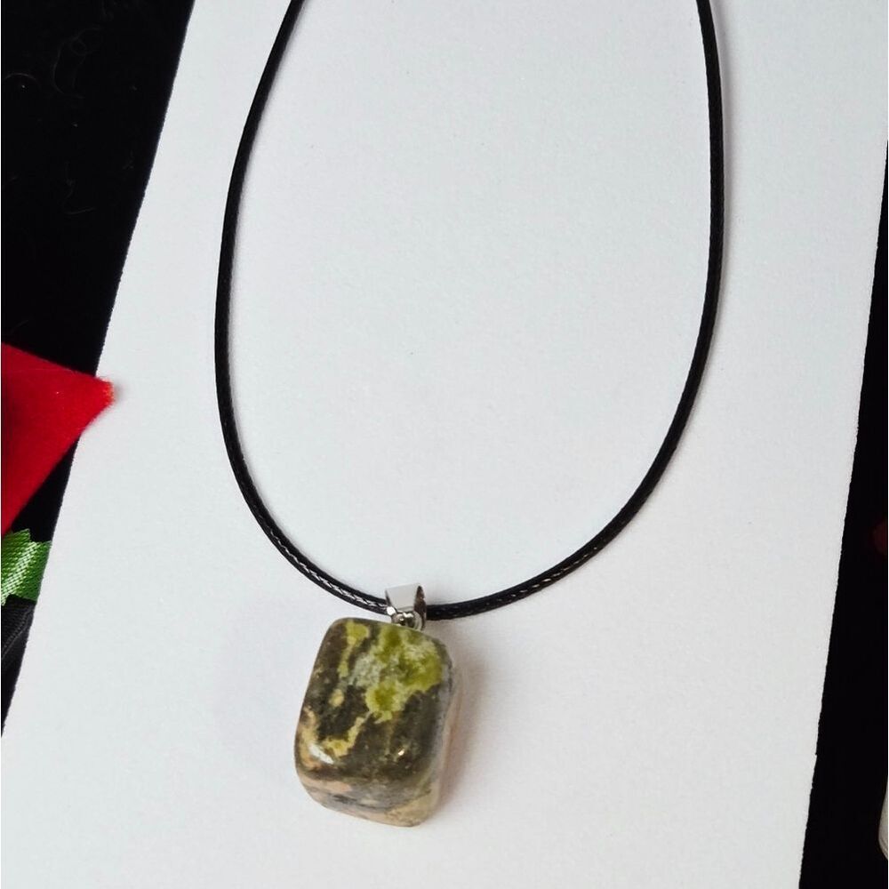 Unakite Jasper Green Geometric Natural Stone Pendant Necklace Abstract Crystal